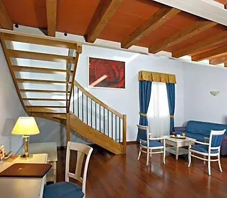 Hotel Gabarda 4*