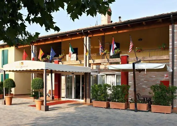 伽巴尔达酒店 4*